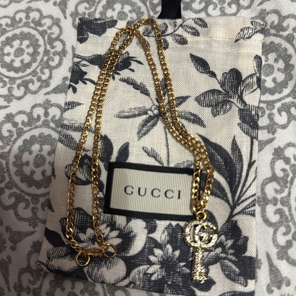 Gucci Charm Pendant GG Key Shape Rhinestone necklace w/ Gold Chain & Dusty - Picture 6 of 6